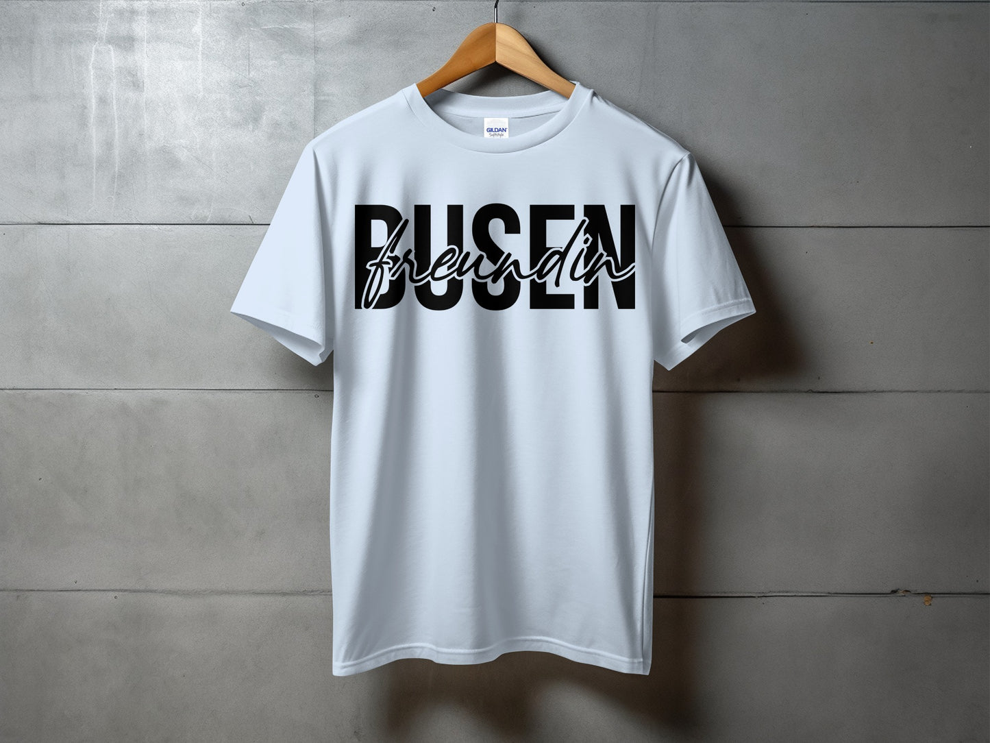 Trendy Busen Freundin Graphic Tee Shirt