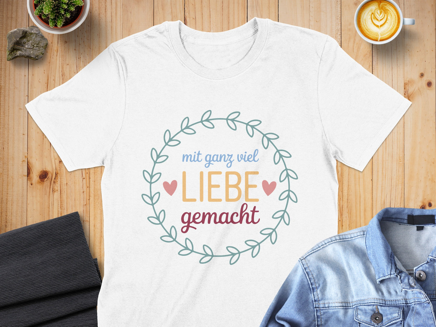 Mit ganz viel Liebe gemachtes T-Shirt product