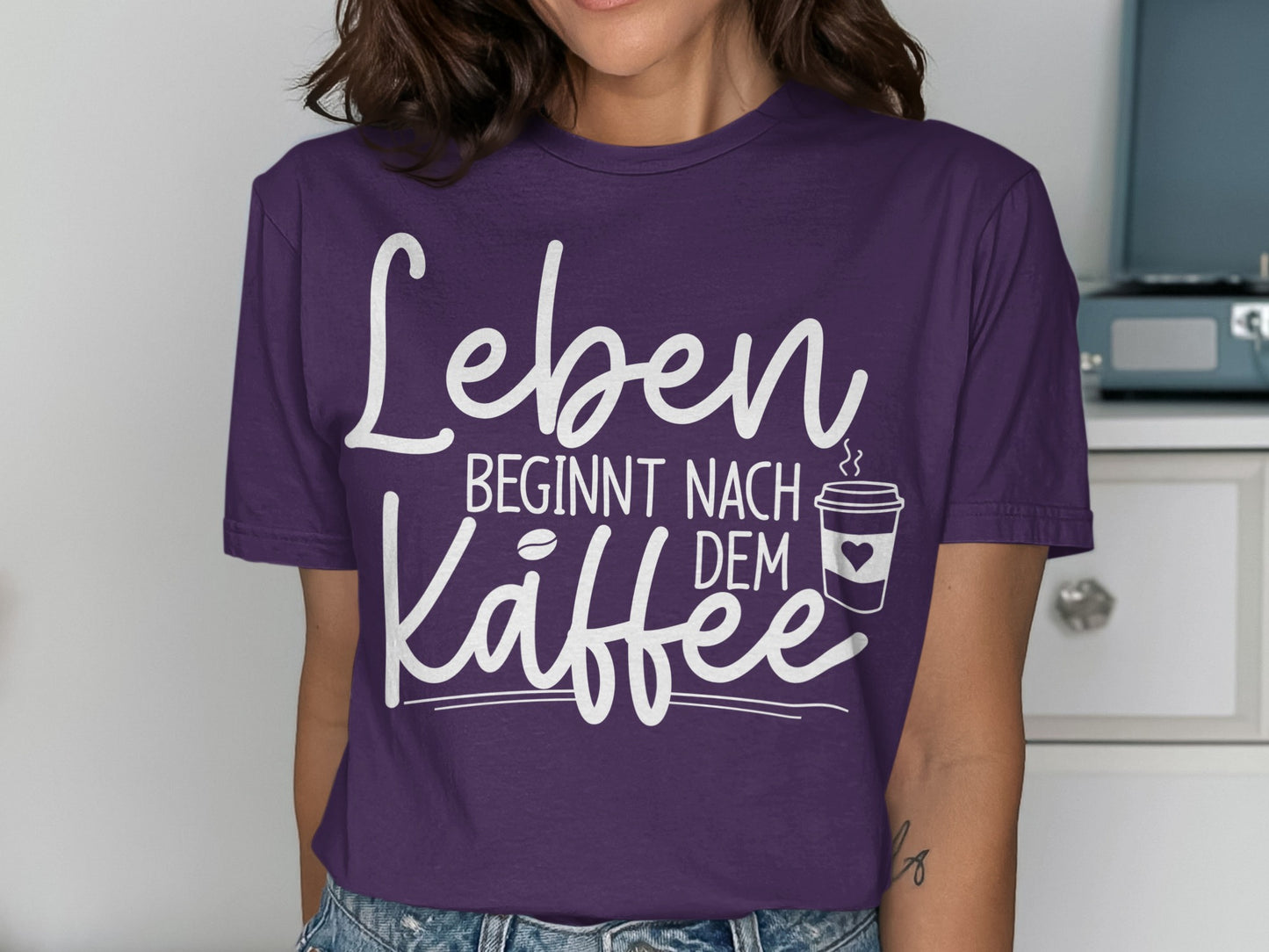 Leben beginnt nach dem Kaffee t-shirt