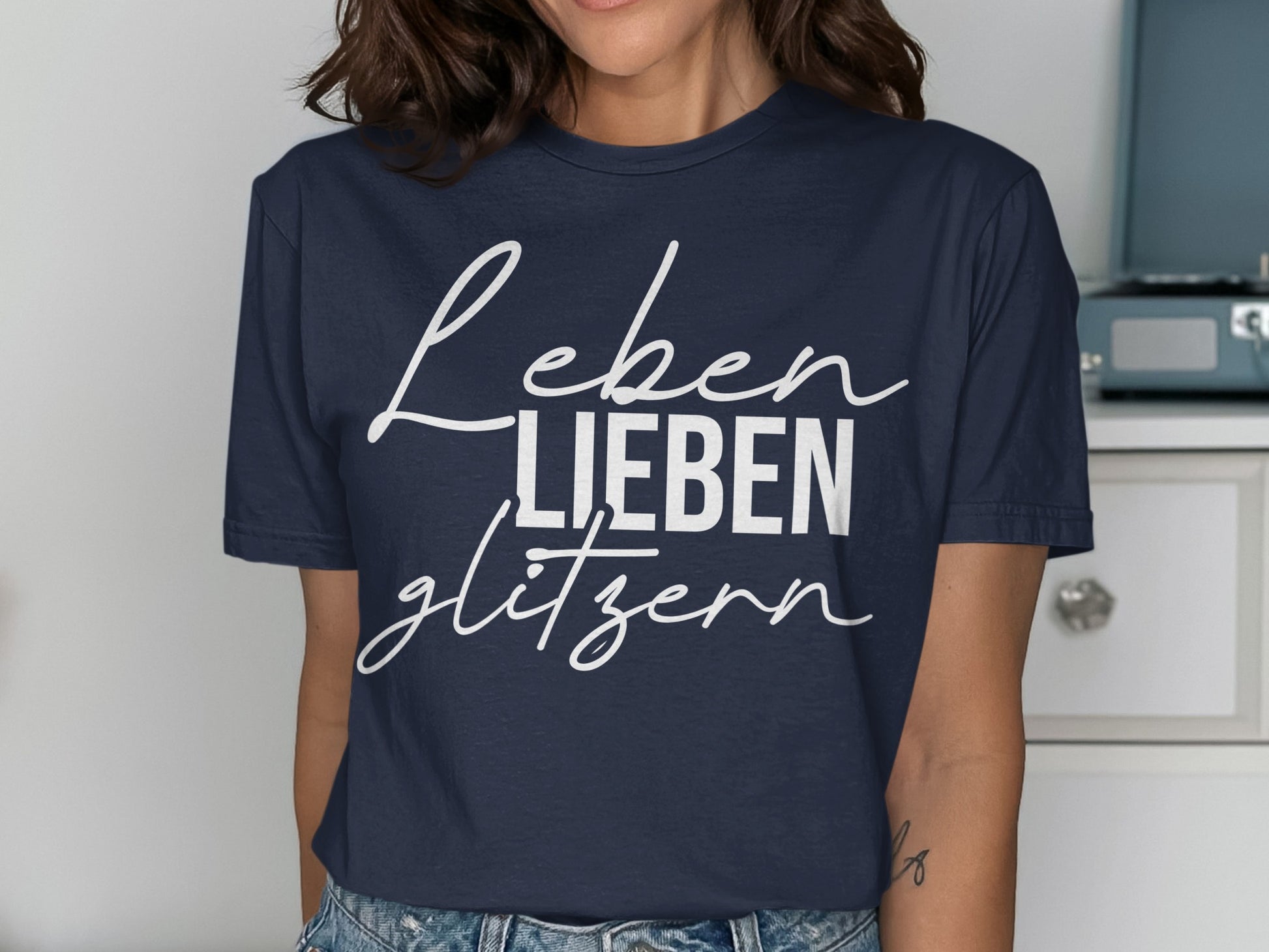 Leben Lieben Glitzern Graphic Tee Product