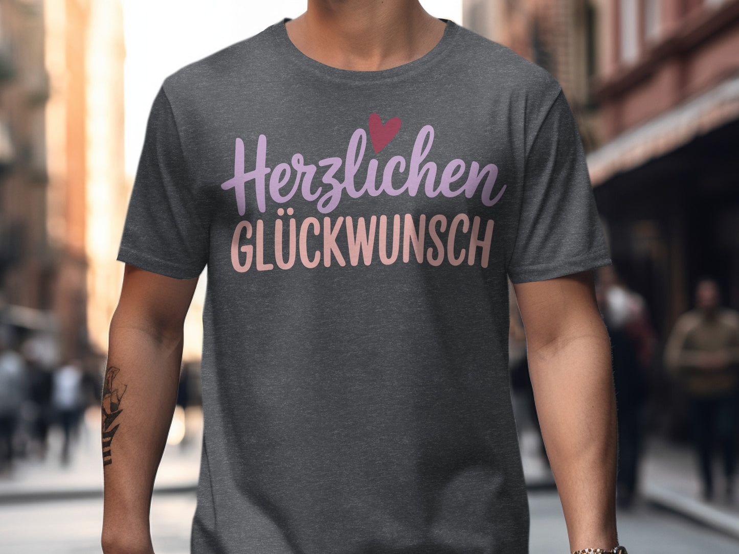 Herzlichen Glückwunsch graphic tee product