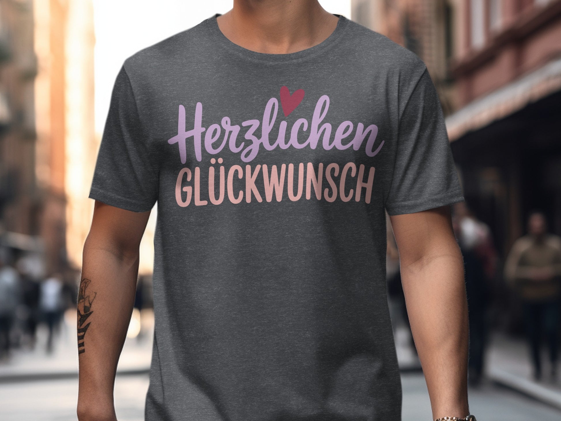 Herzlichen Glückwunsch graphic tee product