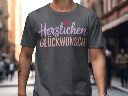 Herzlichen Glückwunsch graphic tee product