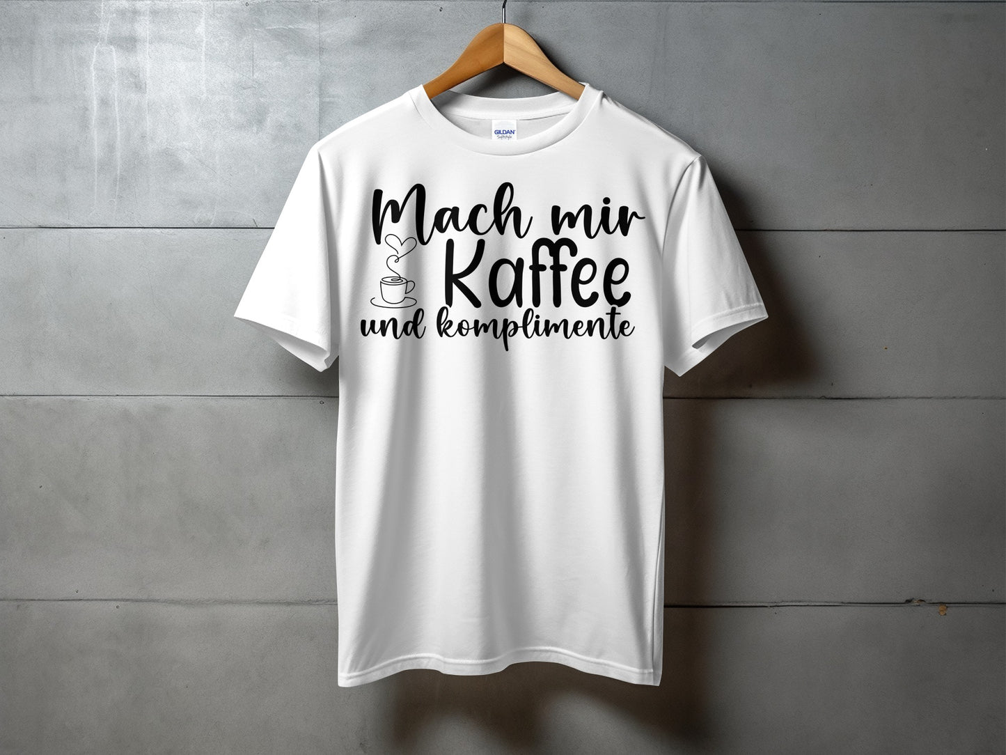 Mach mir Kaffee und Komplimente T-shirt