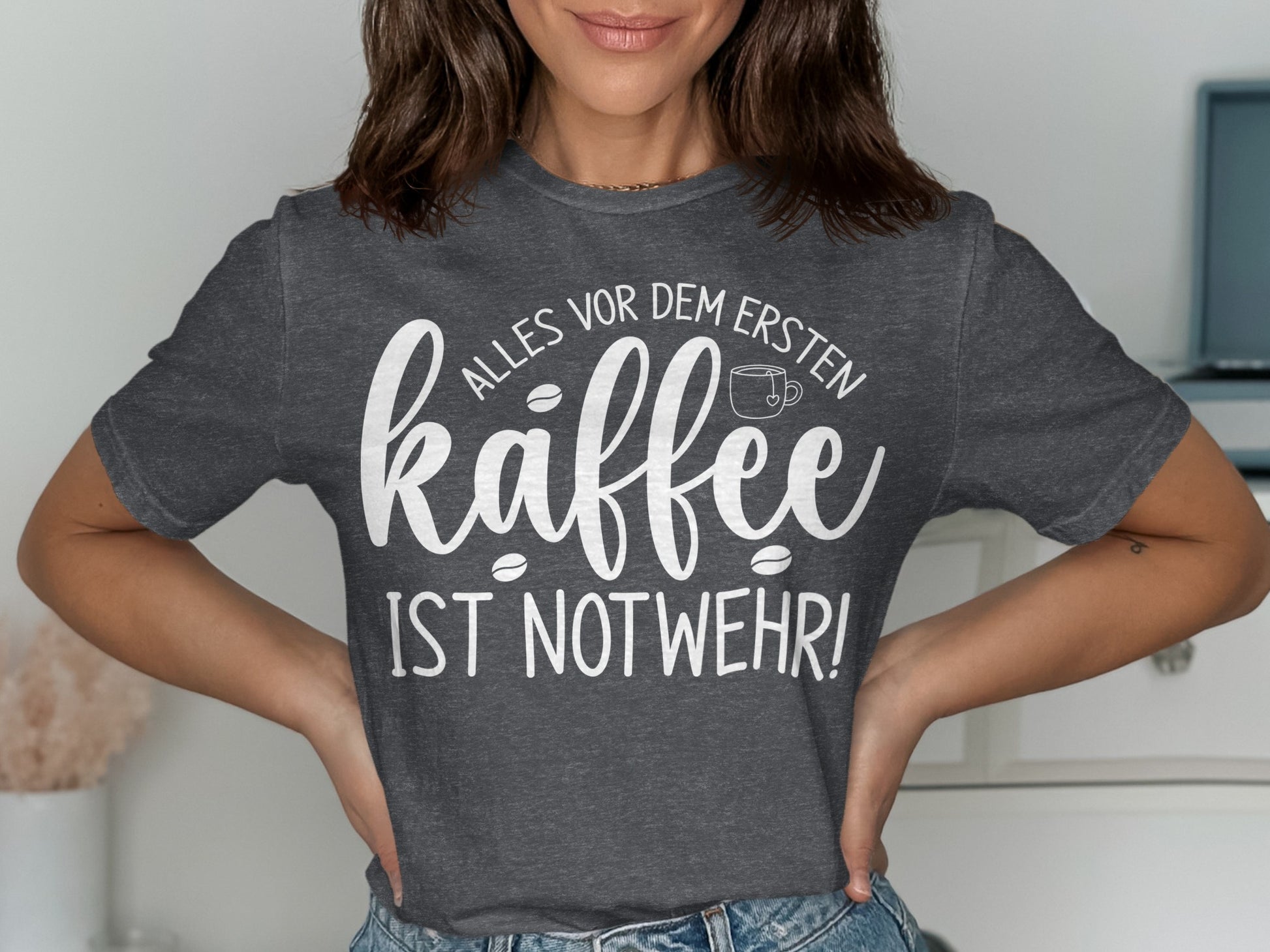 Alles Vor Dem Ersten Kaffee Ist Notwehr T-shirt