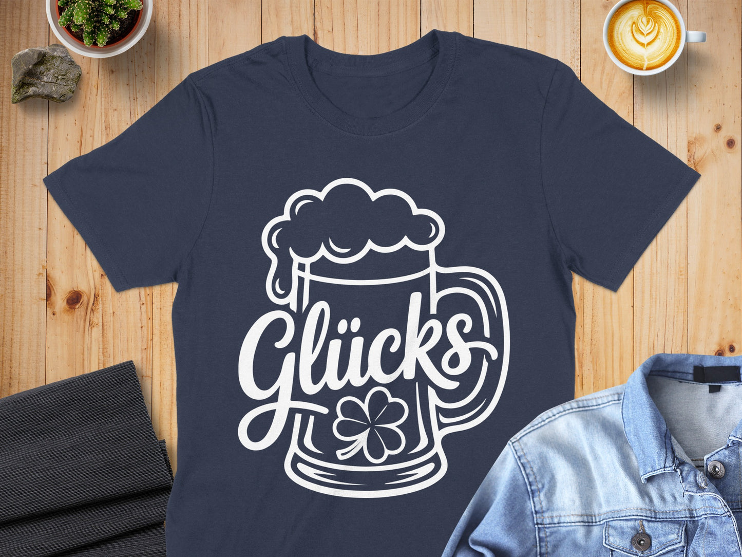 Glücks Beer Mug with Shamrock Design T-shirt