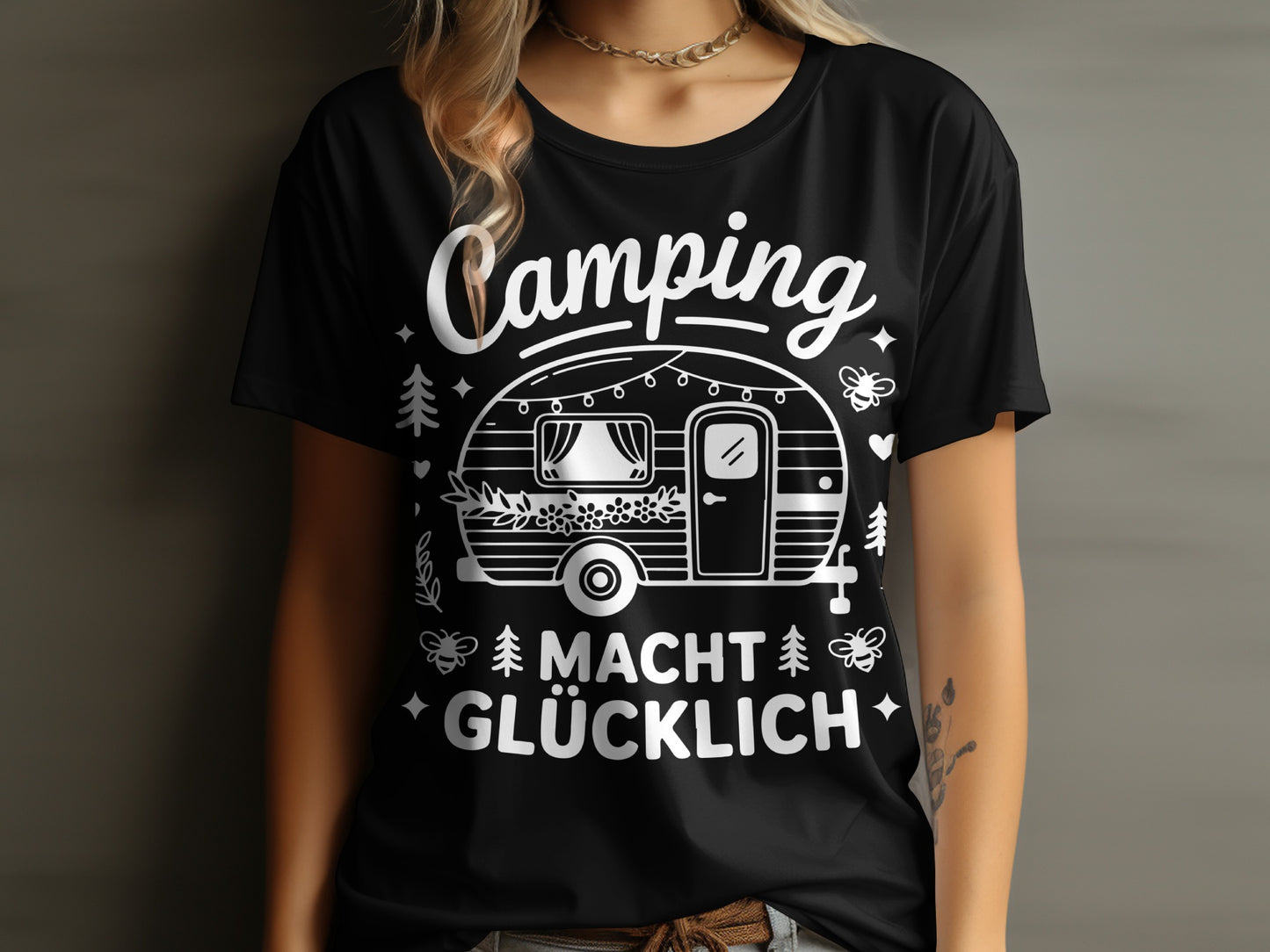 Camping Macht Glücklich Graphic Tee Product