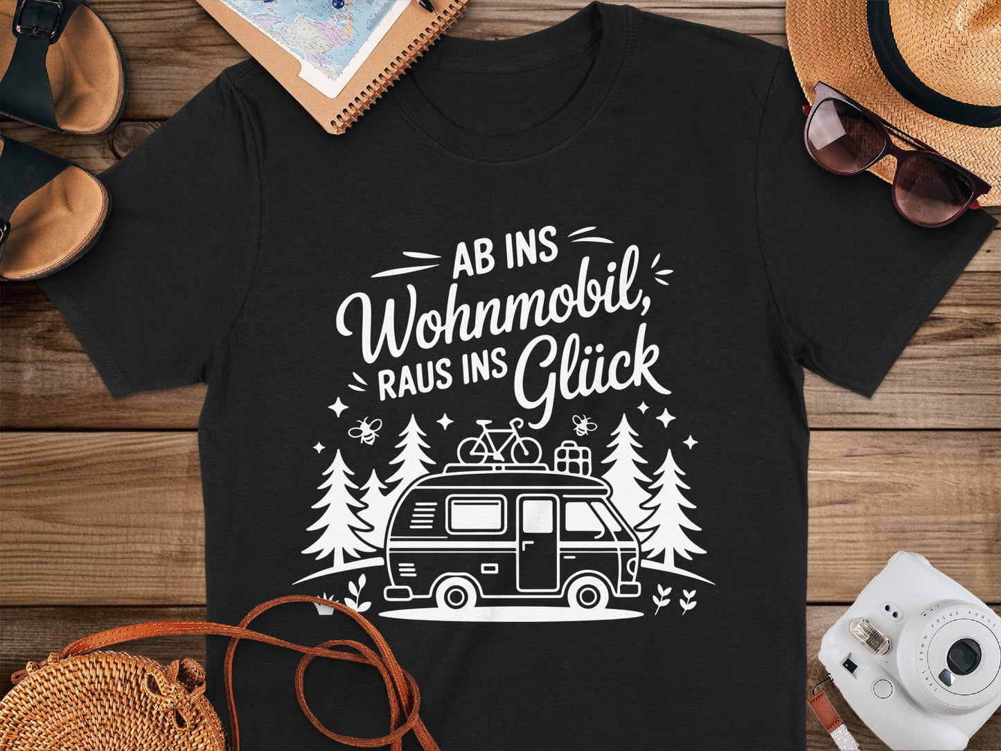 Ab ins Wohnmobil raus ins Glück Camper T-Shirt