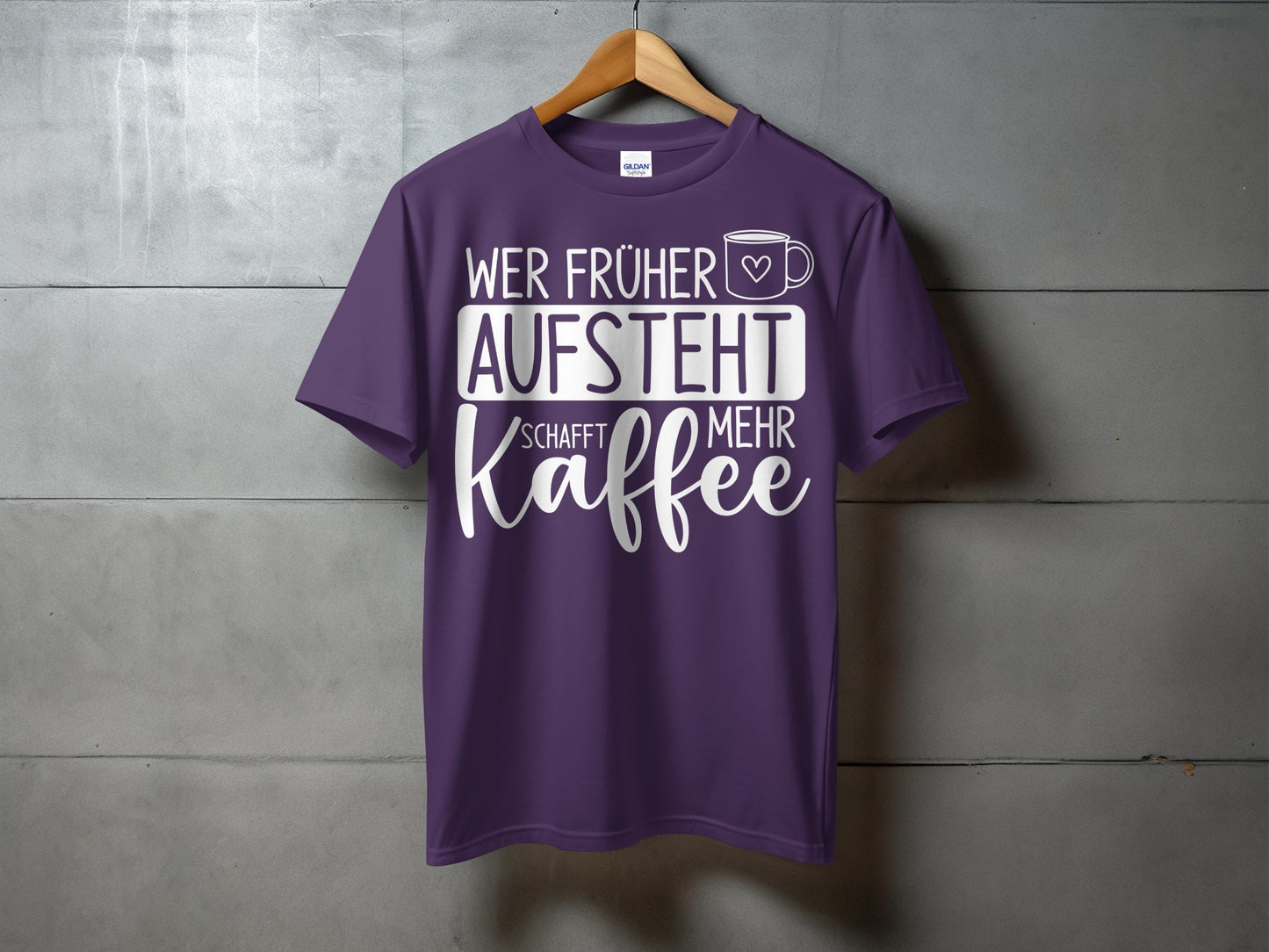 Wer Früher Aufsteht Schafft Mehr Kaffee T-Shirt