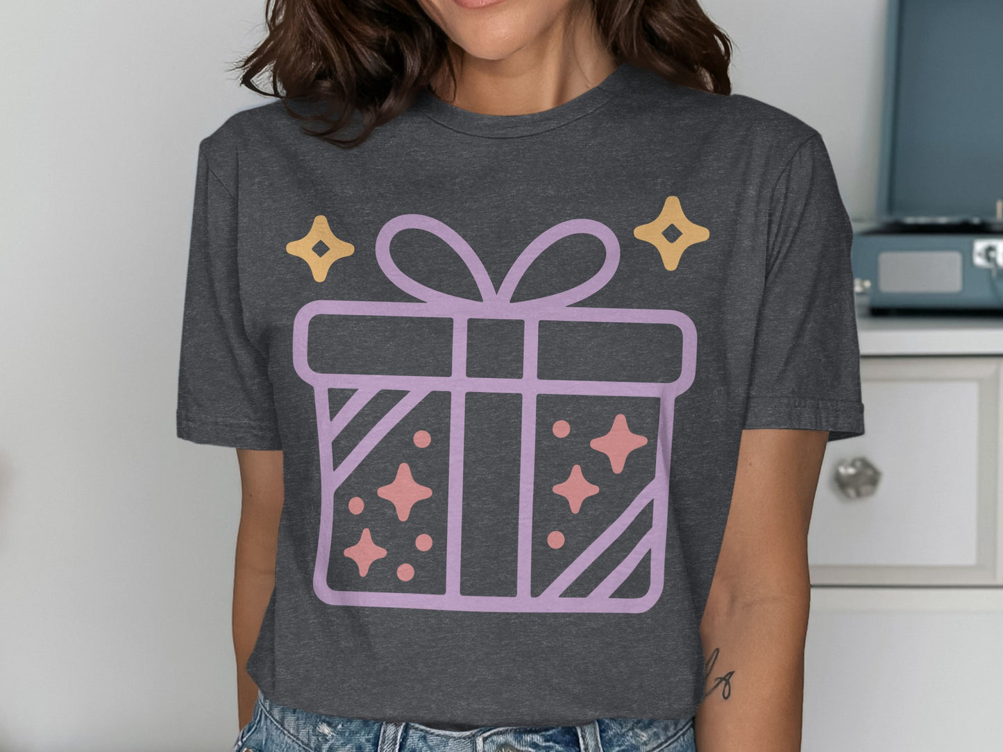 Sparkly Gift Box Accent Graphic Top for Casual Outfits
