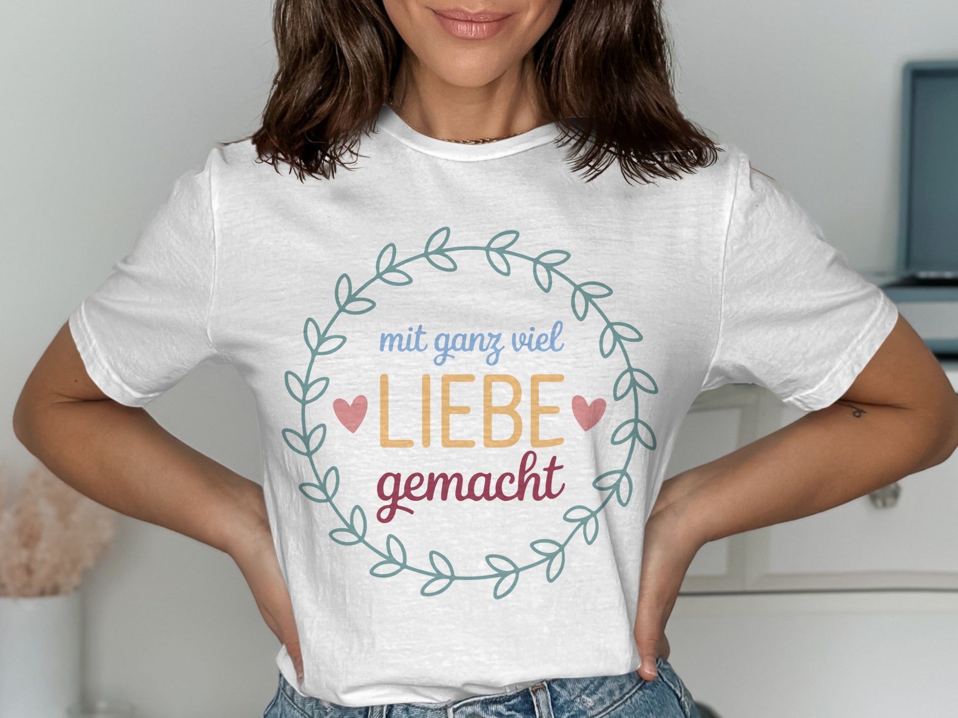 Mit Ganz Viel Liebe Gemacht T-Shirt Product