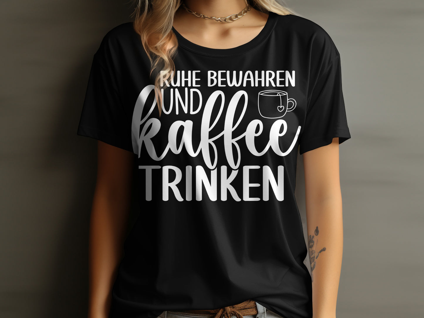 Ruhe Bewahren Und Kaffee Trinken T-Shirt
