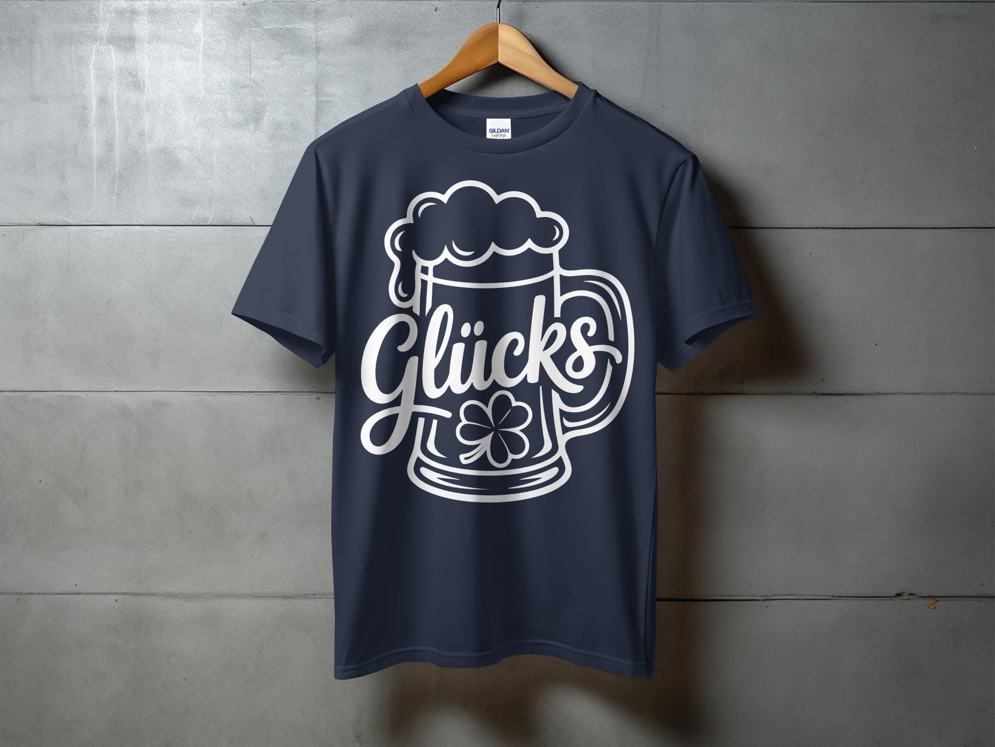 Glücks Beer Mug with Clover Graphic T-shirt