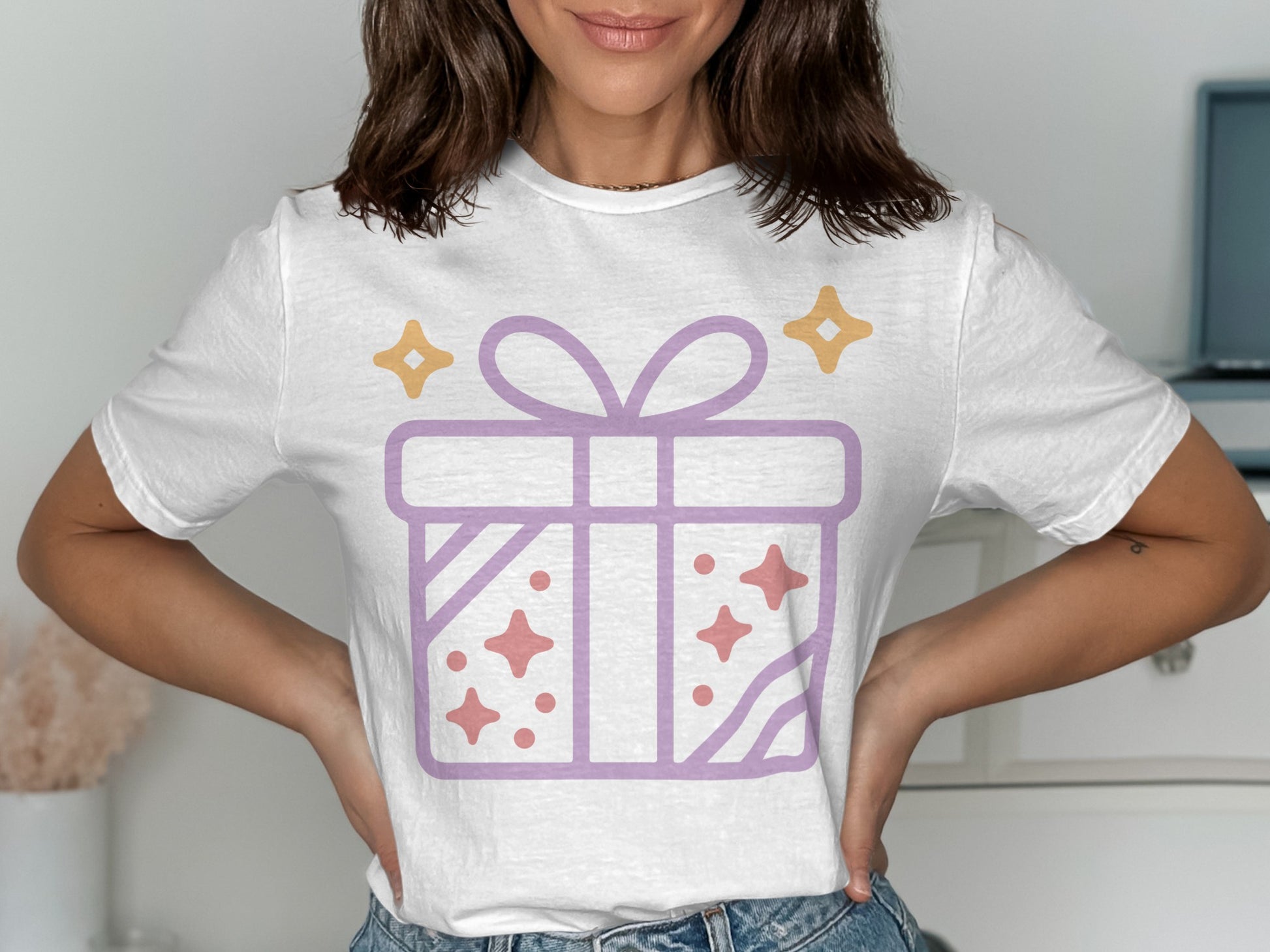 Stylish Gift Box Design Casual Wear Tee