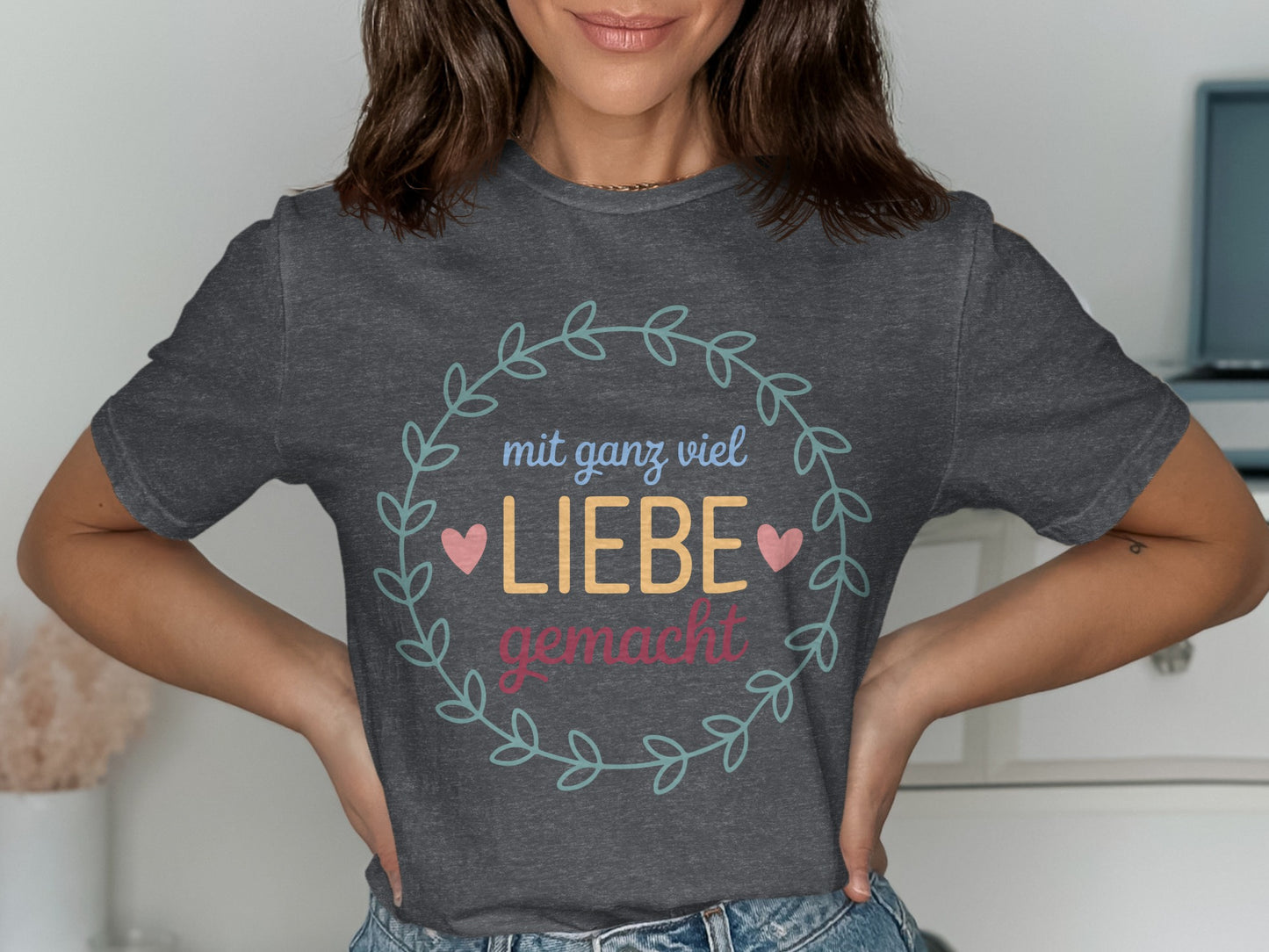 Mit Ganz Viel Liebe Gemacht Graphic Tee