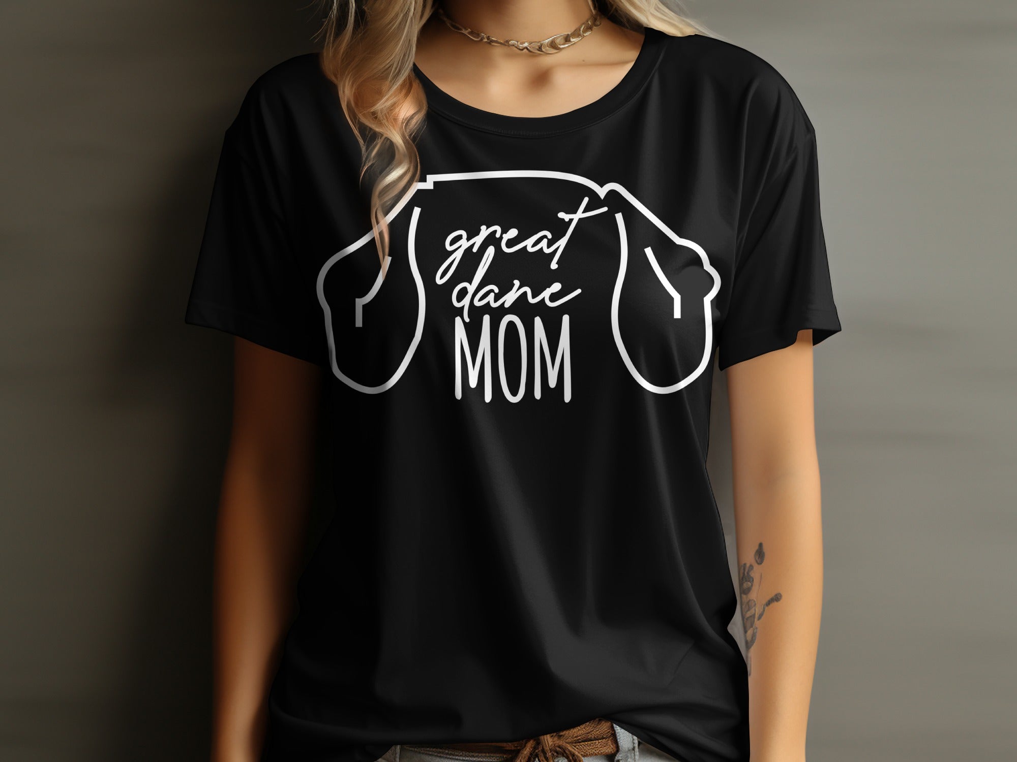 Great Dane Mom Graphic T-Shirt for Dog Lovers