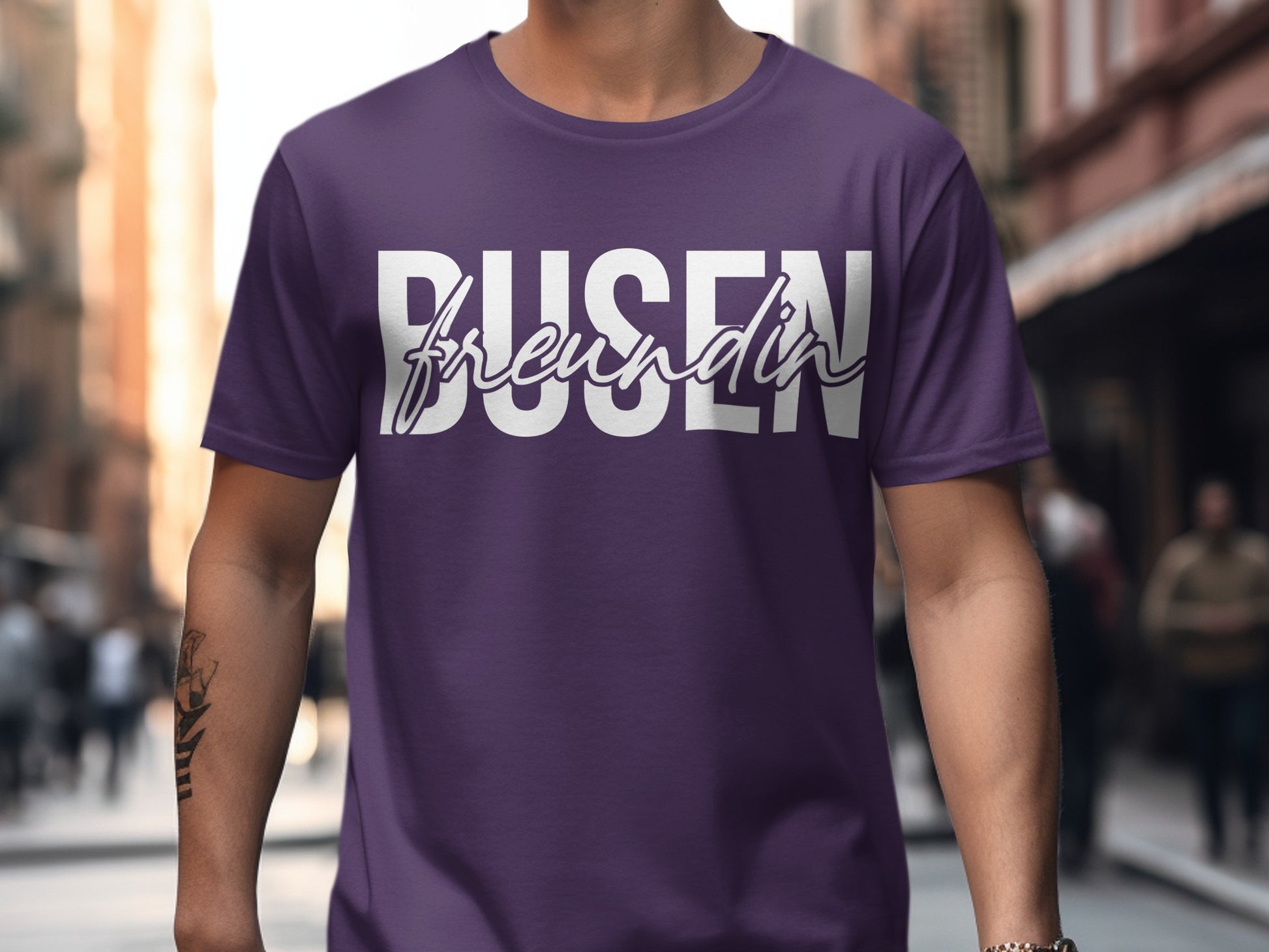 Stylish Purple Busenfreundin Printed T-shirt