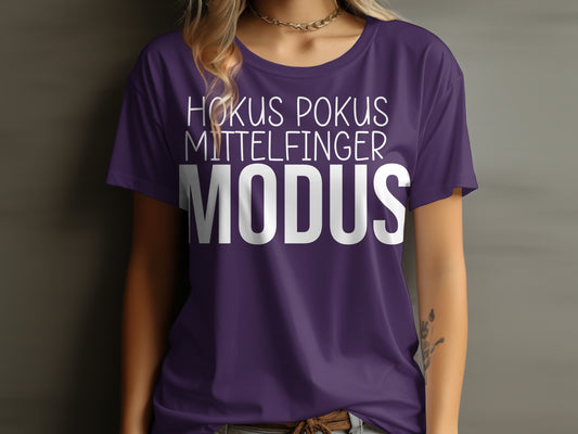 Hokus Pokus Mittelfinger Modus Graphic Shirt Product