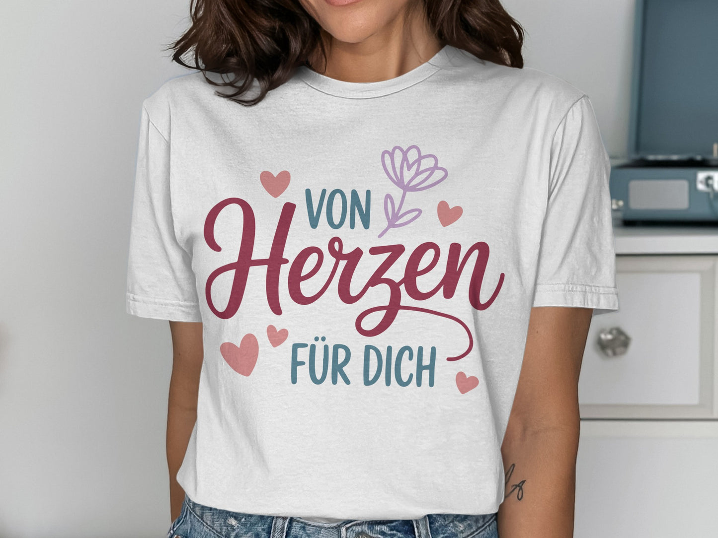 Von Herzen Für Dich Heart and Flower Design T-shirt