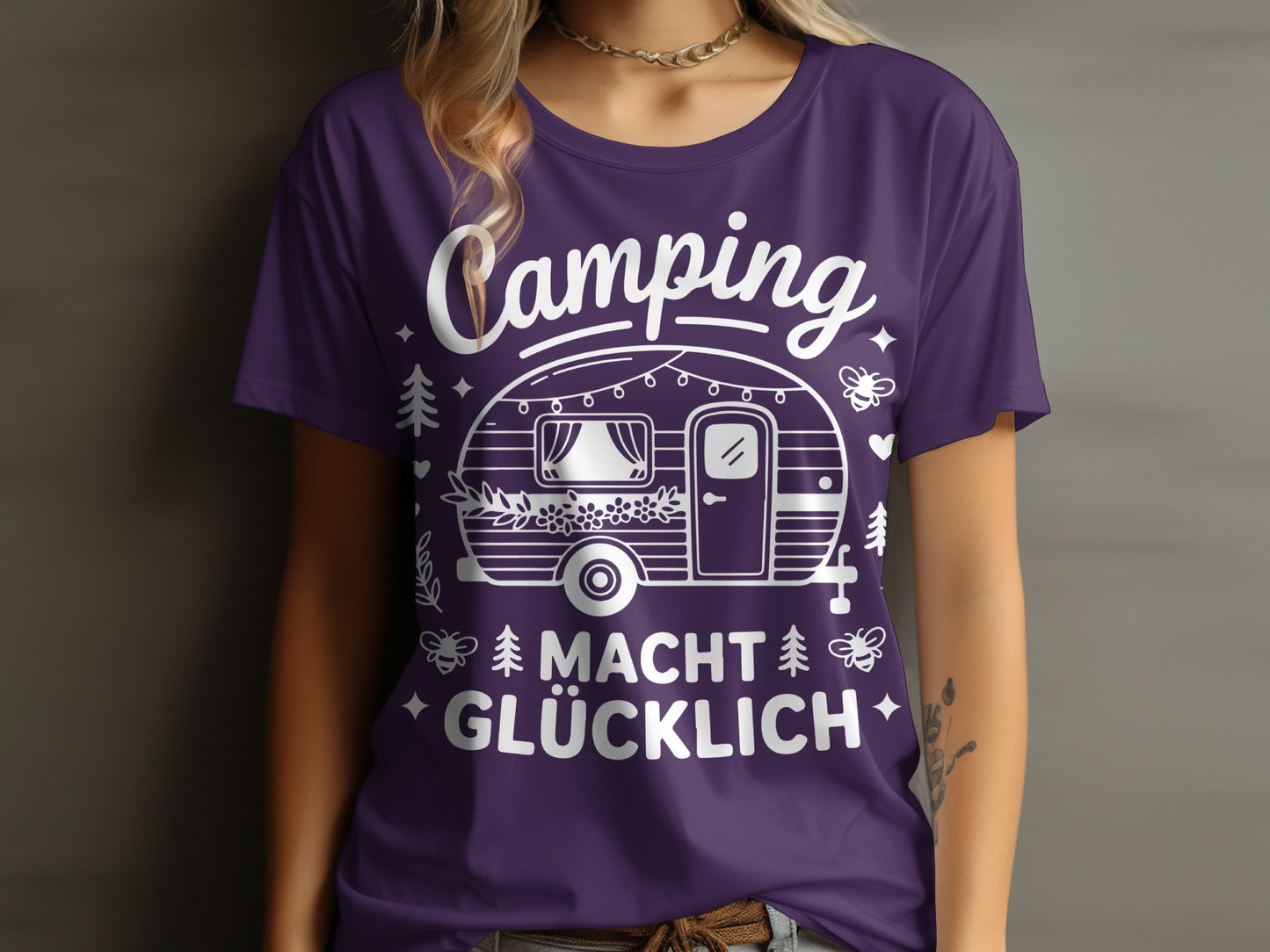 Camping Macht Glücklich Graphic Tee product