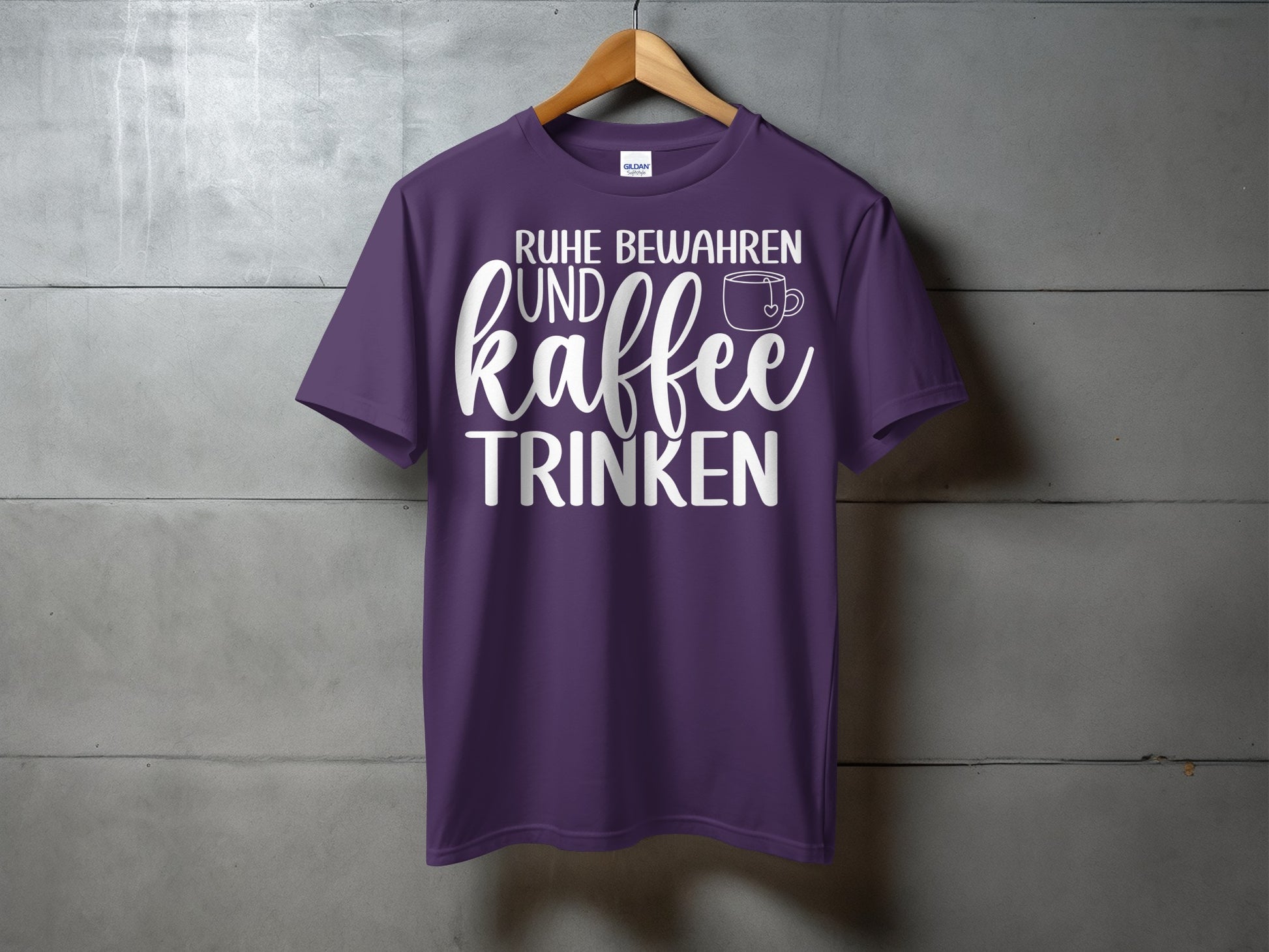 Ruhe Bewahren und Kaffee Trinken T-Shirt