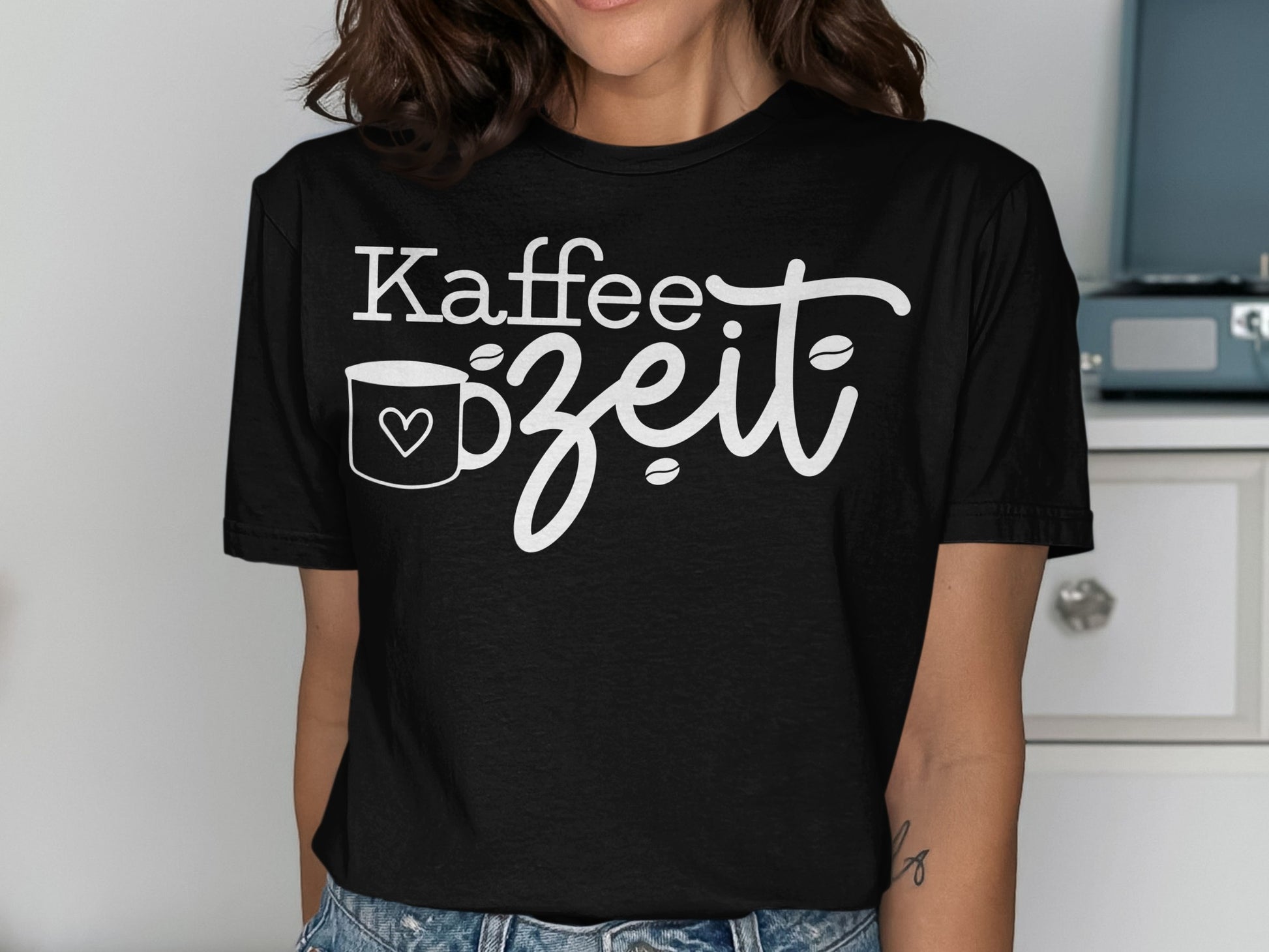 Kaffee Zeit Lettered Print Casual Shirt