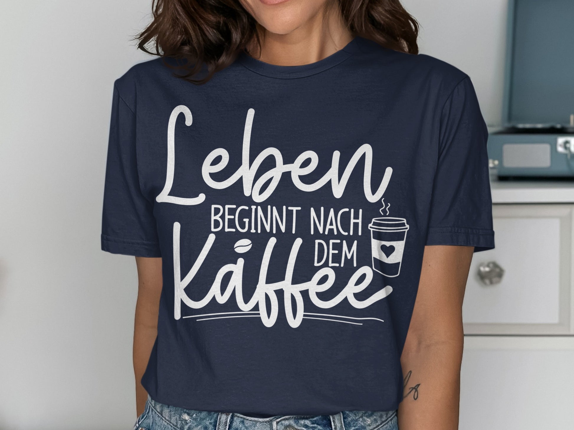 Leben beginnt nach dem Kaffee printed tee