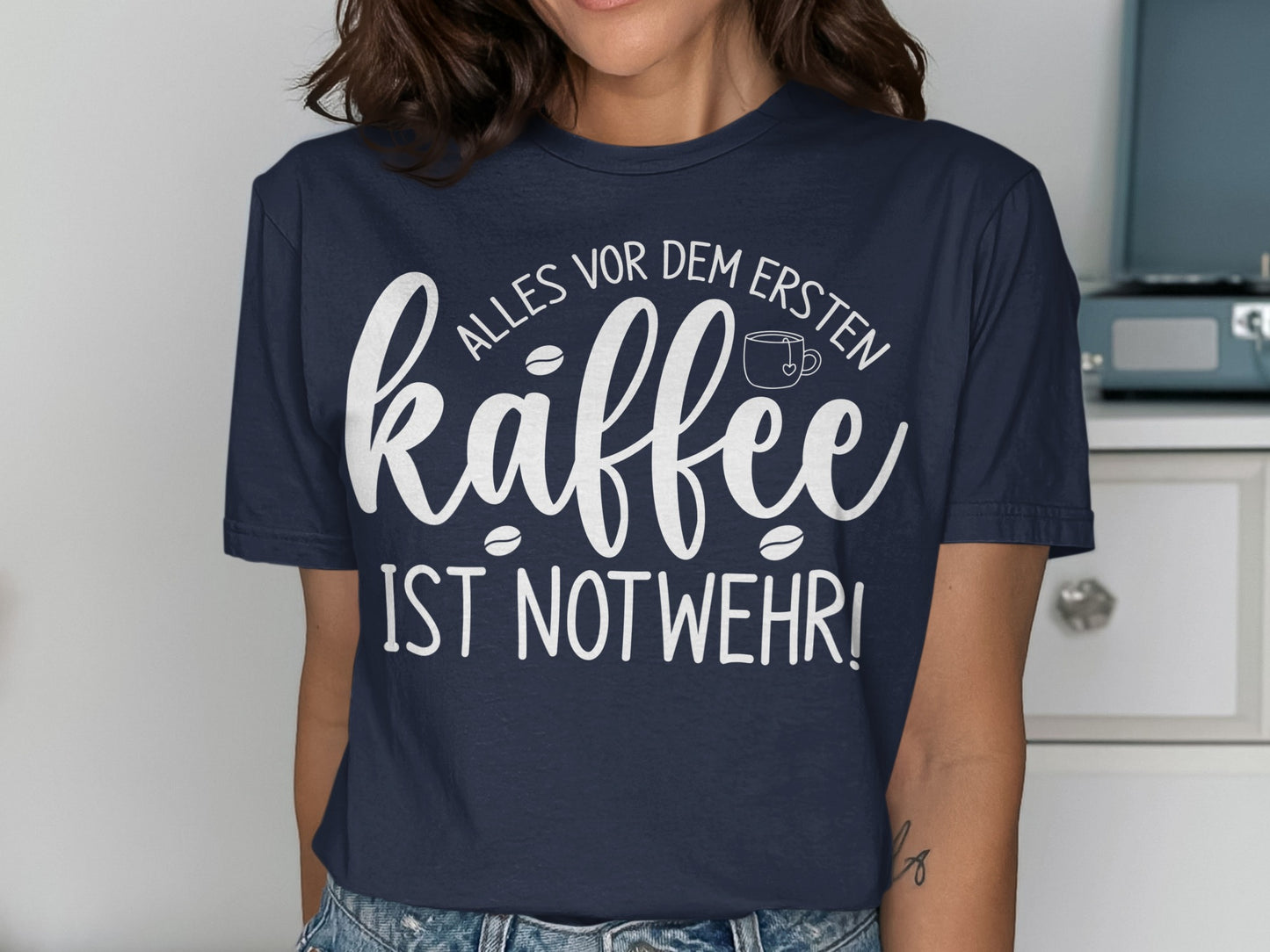Alles Vor Dem Ersten Kaffee Ist Notwehr T-Shirt