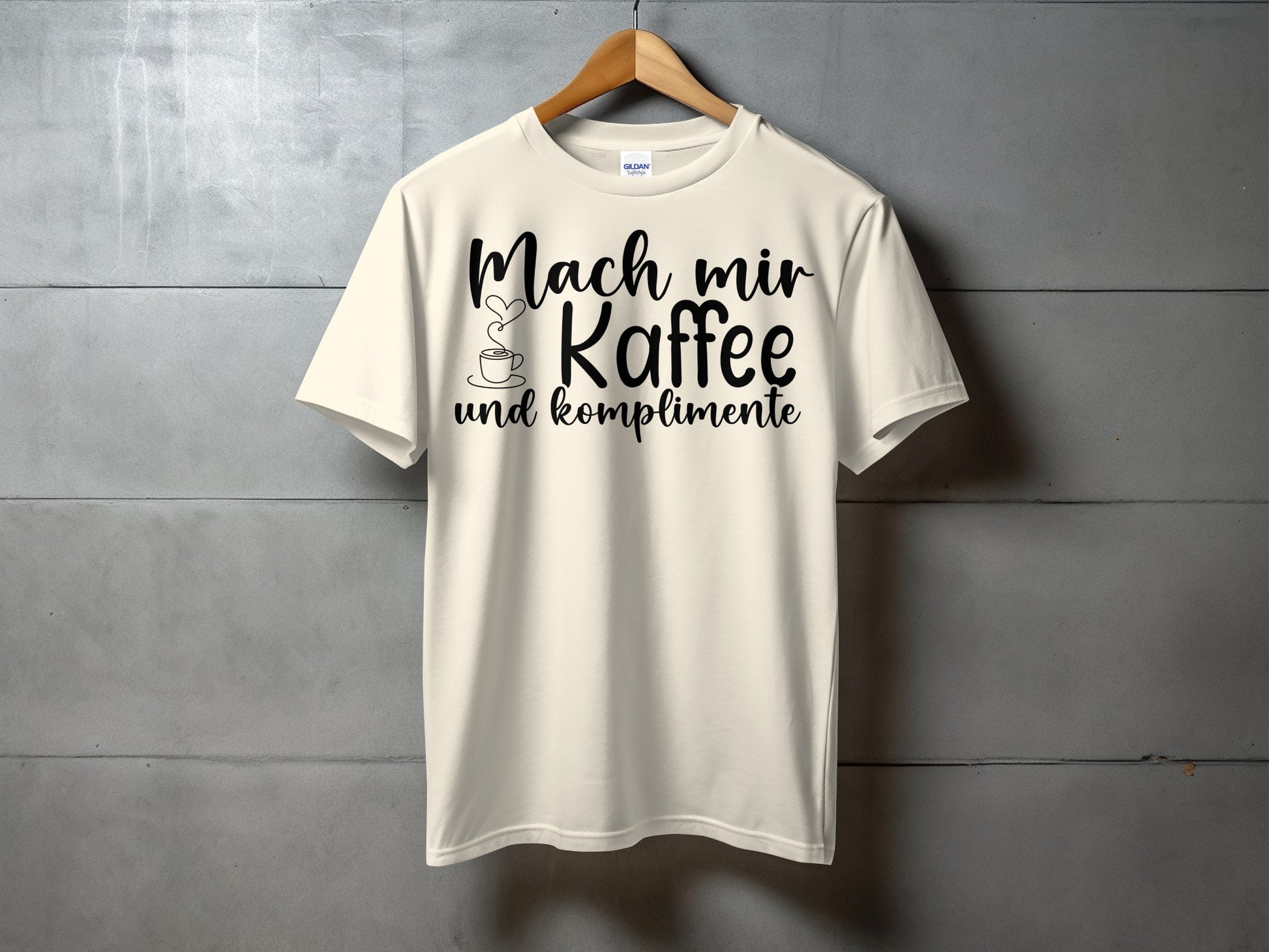 Mach mir Kaffee und Komplimente T-shirt