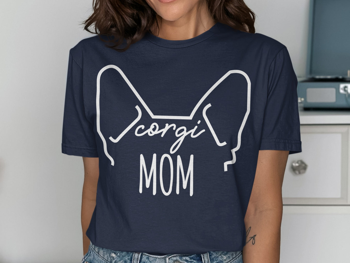 Corgi Mom Graphic T-Shirt for Corgi Lovers