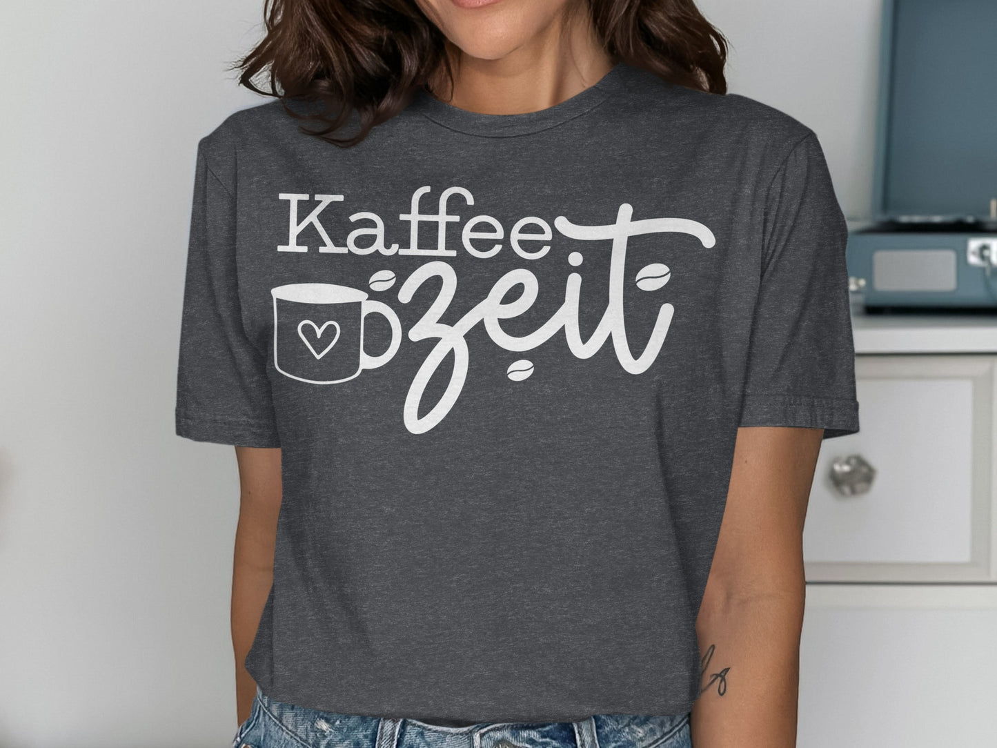 Kaffee Zeit Shirt with Cute Coffee Mug Graphic