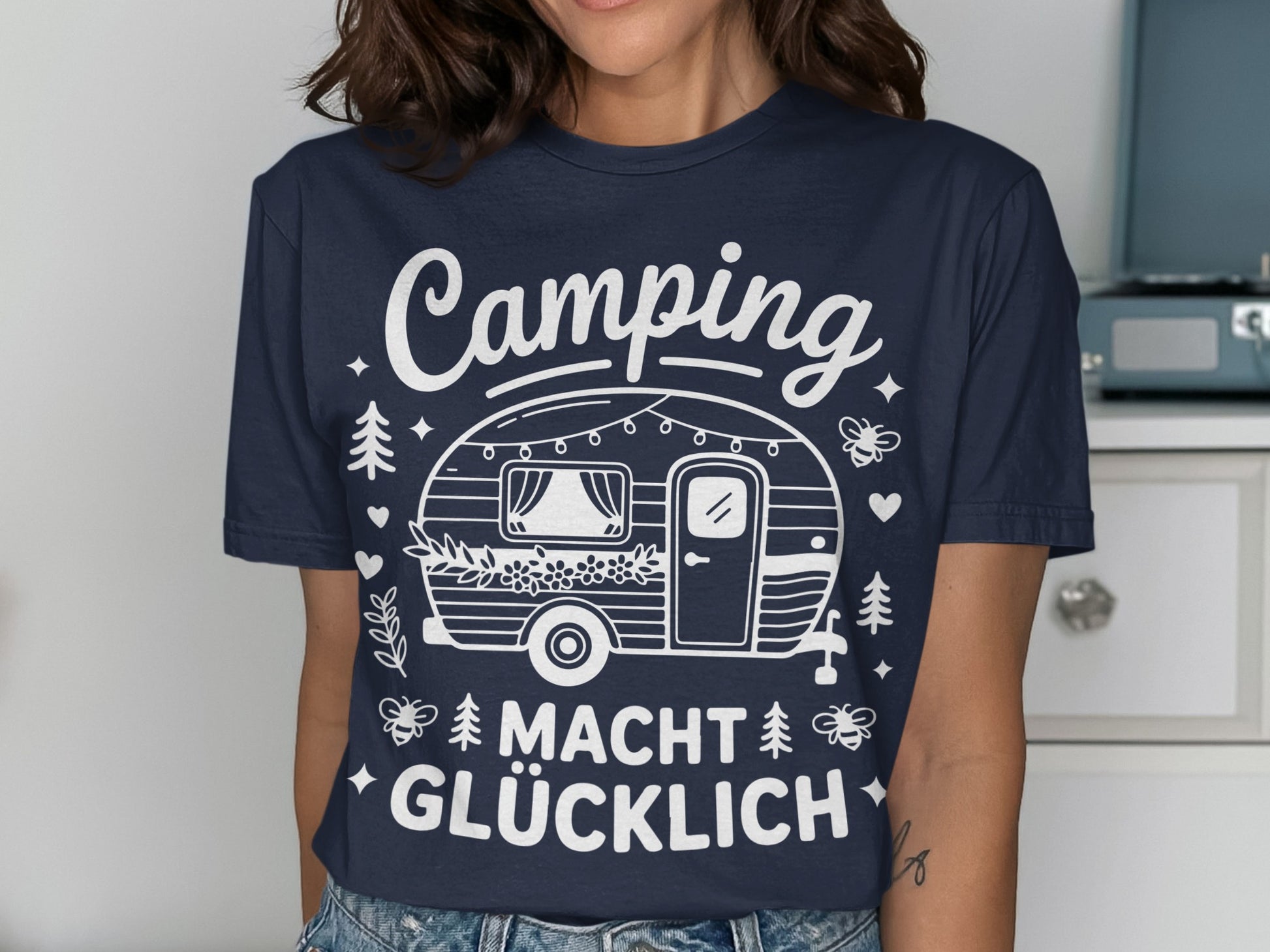 Camping Macht Glücklich Graphic T-Shirt