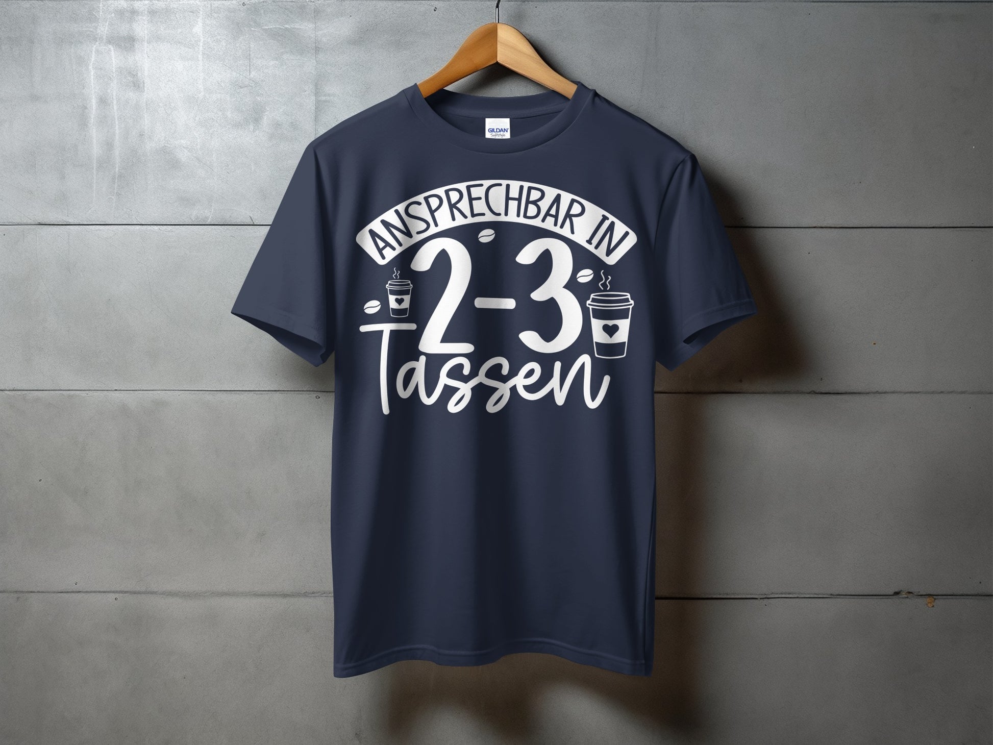Ansprechbar in 2-3 Tassen Kaffee Humor T-Shirt