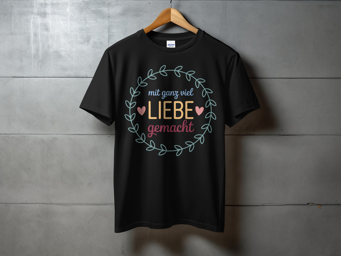 Mit Ganz Viel Liebe Gemacht Graphic T-shirt